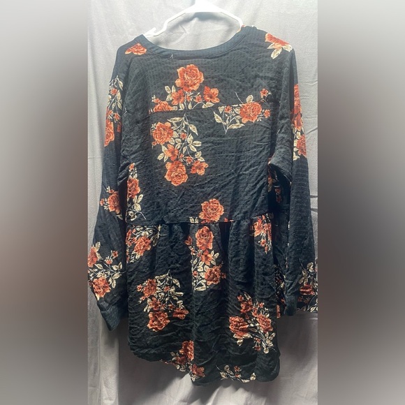 Women’s Torrid Floral Babydoll Tunic Hi Low Top NWT SZ 1 XL 14 16 - Picture 4 of 6